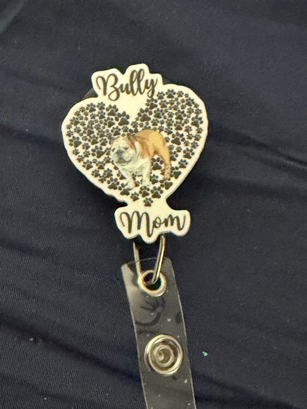Bully Mom Heart Bulldog Badge Reel - White and Brown